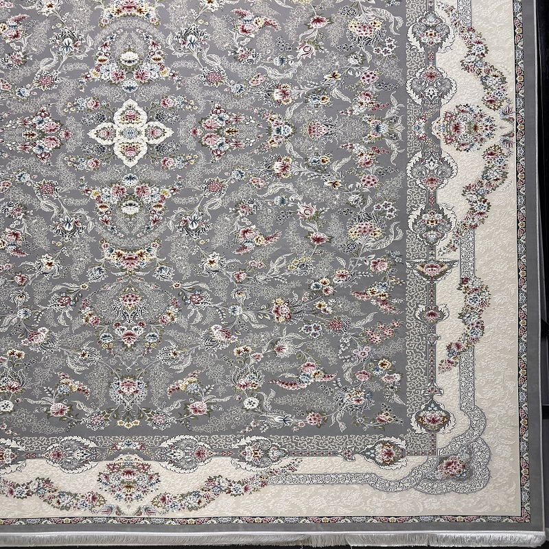 سوسن نقره ای